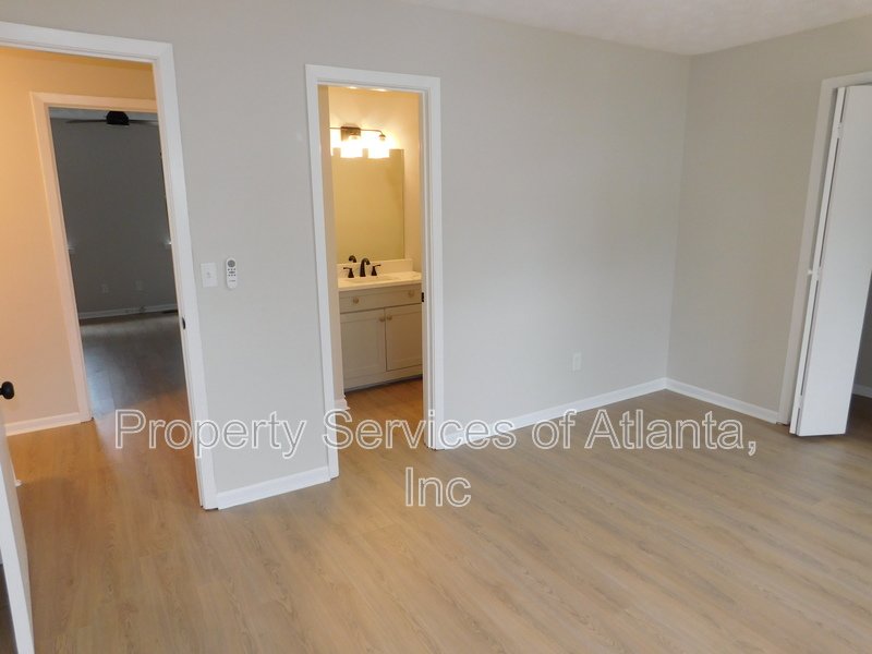 Powder Springs - 2BR/2.5BA Renovated End Unit Townhouse property image