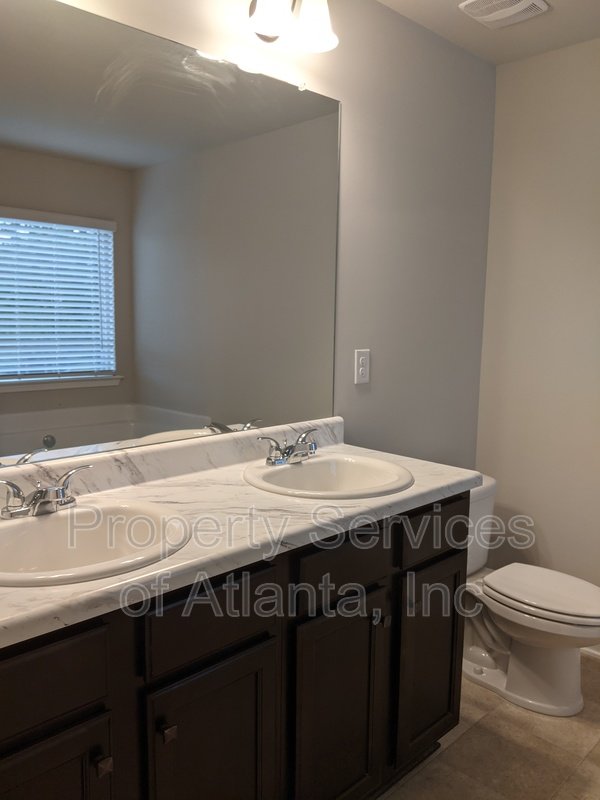 McDonough 3BD/2.5BA Newer Build property image