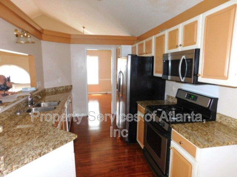 Acworth-4BR/3BA-Finished Basement-Bedroom-Bath-Kitchenette & Bonus property image