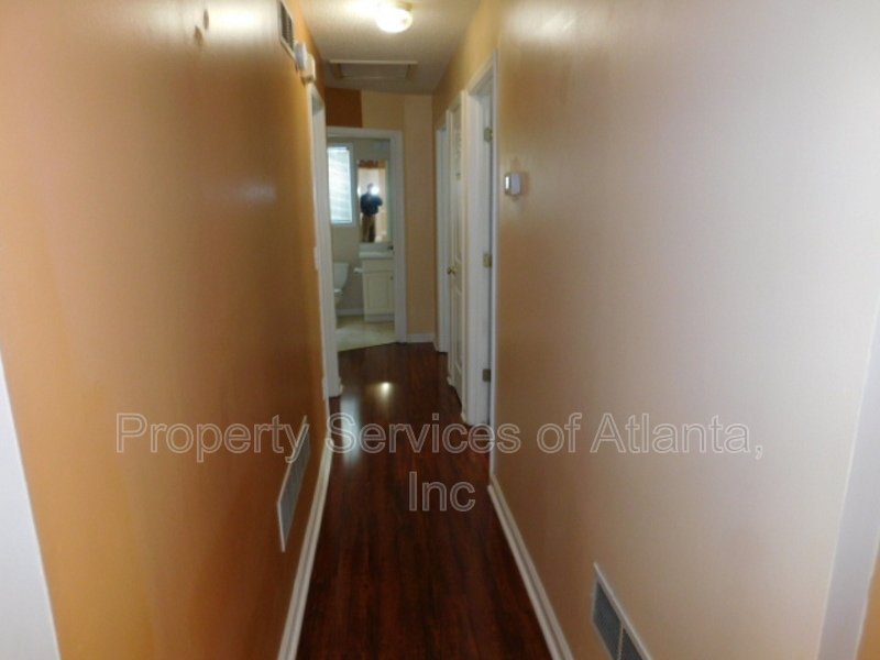 Acworth-4BR/3BA-Finished Basement-Bedroom-Bath-Kitchenette & Bonus property image