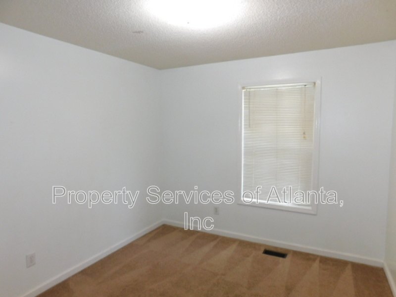 Acworth-4BR/3BA-Finished Basement-Bedroom-Bath-Kitchenette & Bonus property image