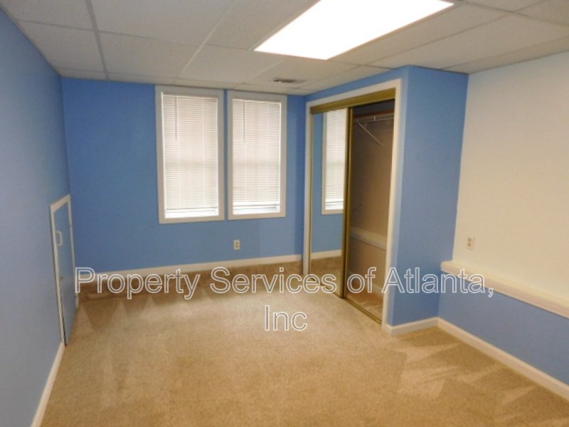 Acworth-4BR/3BA-Finished Basement-Bedroom-Bath-Kitchenette & Bonus property image