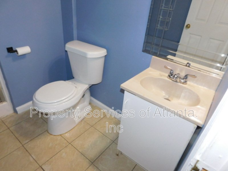 Acworth-4BR/3BA-Finished Basement-Bedroom-Bath-Kitchenette & Bonus property image