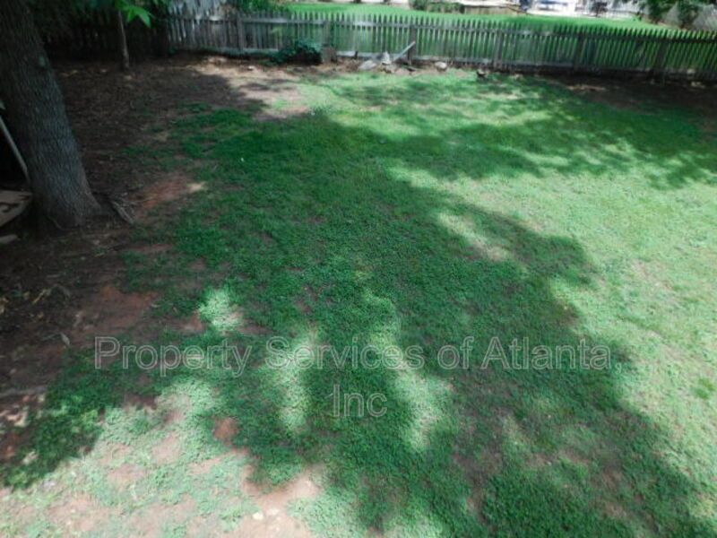 Acworth-4BR/3BA-Finished Basement-Bedroom-Bath-Kitchenette & Bonus property image
