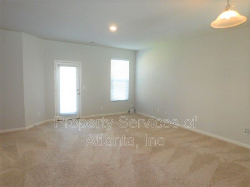 Lithonia Newer Townhome-2BR/2.5BA Fenced Yard property image