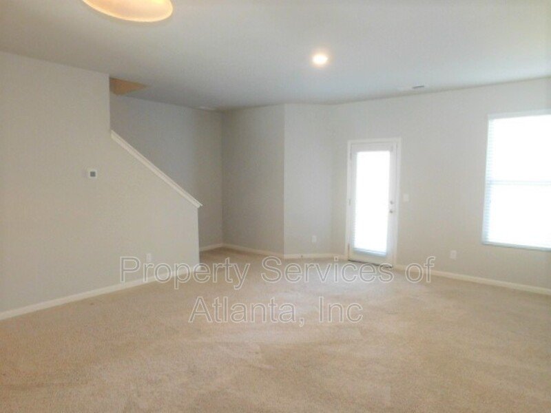 Lithonia Newer Townhome-2BR/2.5BA Fenced Yard property image