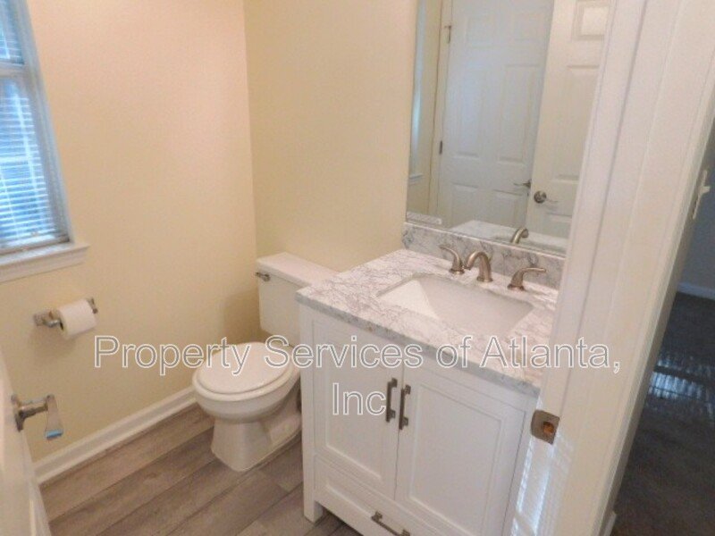 Johns Creek - 3BR/2.5BA - Fenced in Yard!! property image