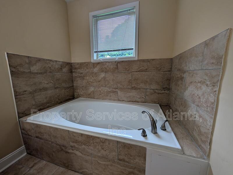 Cute Ranch Home in East Point 3BD/2BA property image