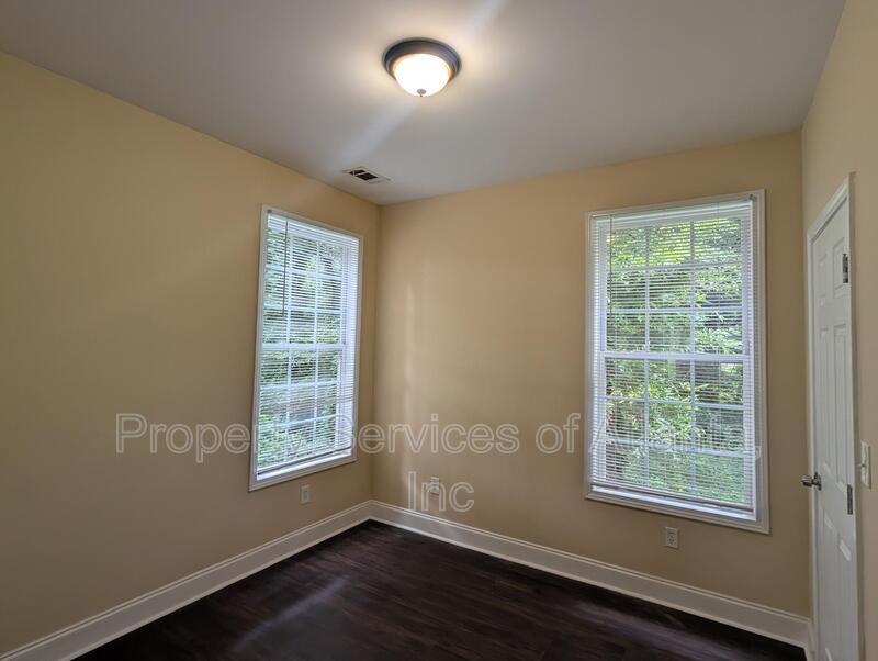 Cute Ranch Home in East Point 3BD/2BA property image