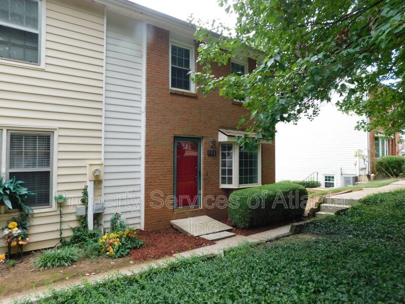 Roswell - 3BR/3.5 BA End Unit - Finished Basement property image