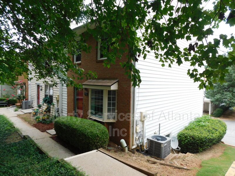 Roswell - 3BR/3.5 BA End Unit - Finished Basement property image