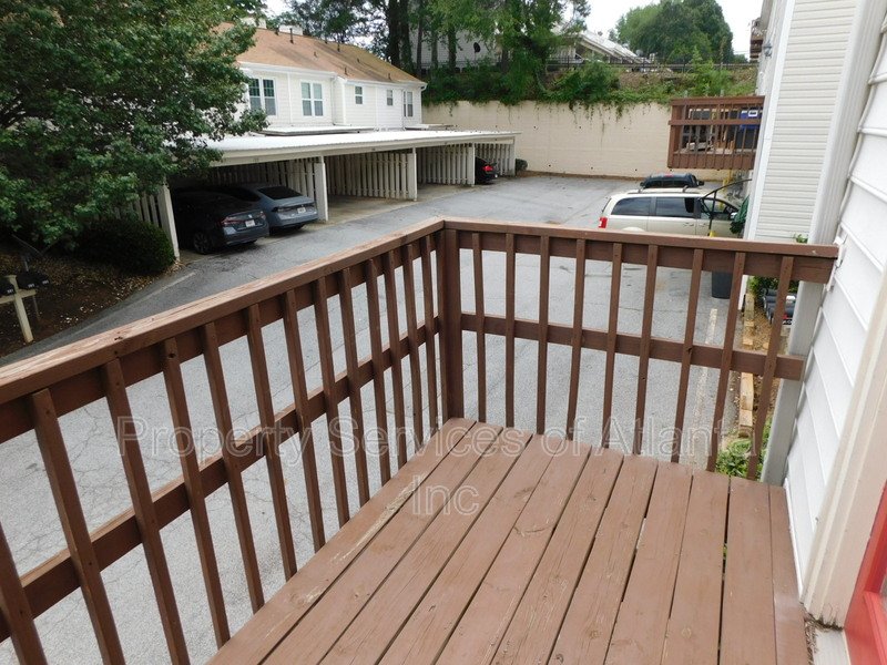 Roswell - 3BR/3.5 BA End Unit - Finished Basement property image
