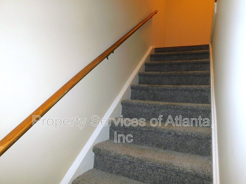 Roswell - 3BR/3.5 BA End Unit - Finished Basement property image