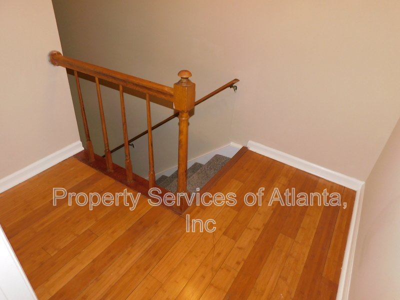 Roswell - 3BR/3.5 BA End Unit - Finished Basement property image