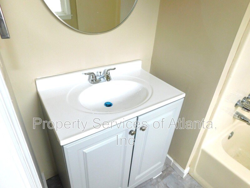 Roswell - 3BR/3.5 BA End Unit - Finished Basement property image