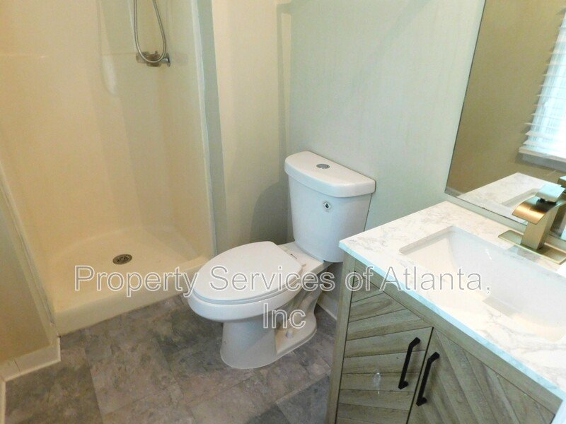 Roswell - 3BR/3.5 BA End Unit - Finished Basement property image