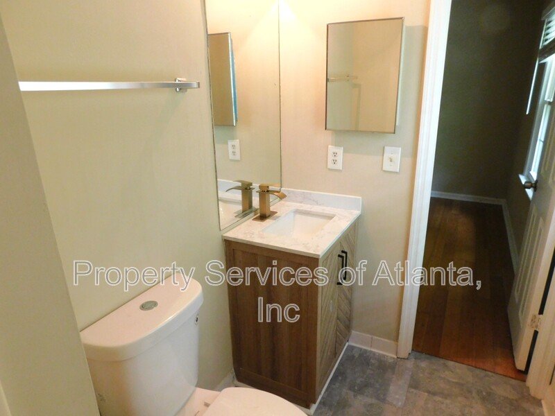 Roswell - 3BR/3.5 BA End Unit - Finished Basement property image