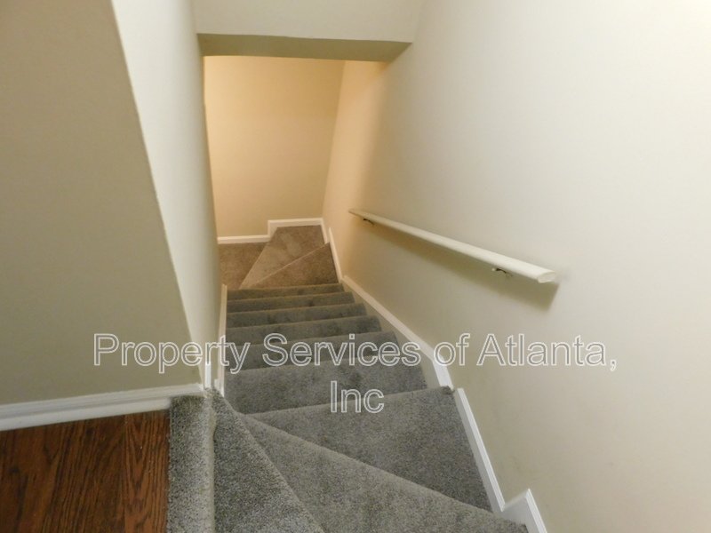 Roswell - 3BR/3.5 BA End Unit - Finished Basement property image