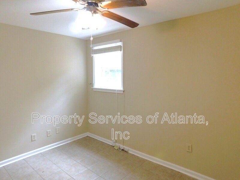 Roswell - 3BR/3.5 BA End Unit - Finished Basement property image
