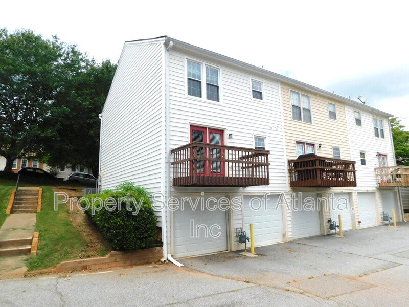 Roswell - 3BR/3.5 BA End Unit - Finished Basement property image