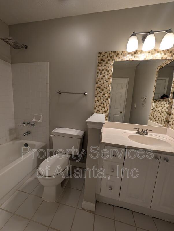 LOCATION LOCATION!! 3BD/2.5BA Townhome minutes to Buckhead property image