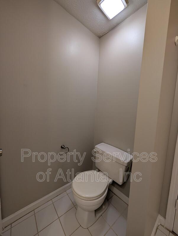 LOCATION LOCATION!! 3BD/2.5BA Townhome minutes to Buckhead property image