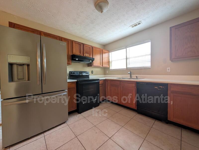 Jonesboro 3BD/2.5BA Fenced Yard! property image