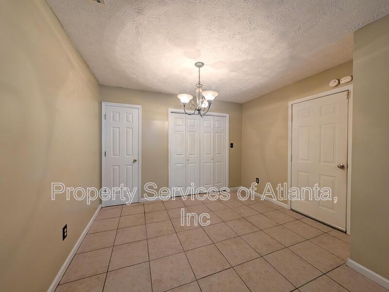 Jonesboro 3BD/2.5BA Fenced Yard! property image