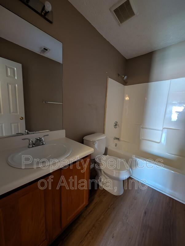 Jonesboro 3BD/2.5BA Fenced Yard! property image