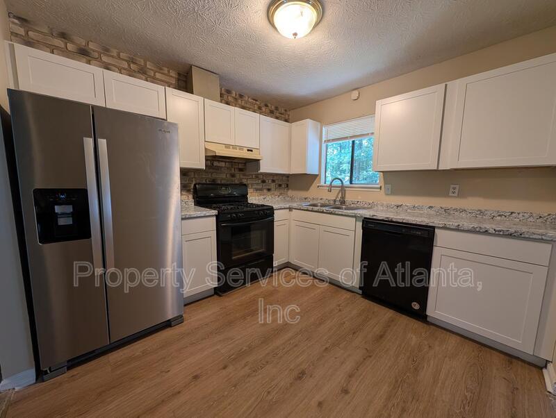 4BA/3BA 2 sitting rooms! Decatur Move In Now property image