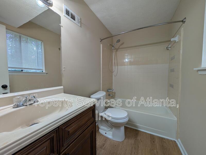 4BA/3BA 2 sitting rooms! Decatur Move In Now property image