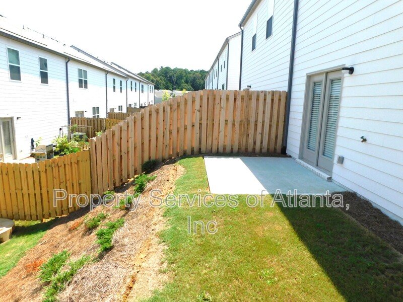 Acworth - 3BR/2.5BA Townhouse - Gated-Pool- HOA Handles Landscaping property image