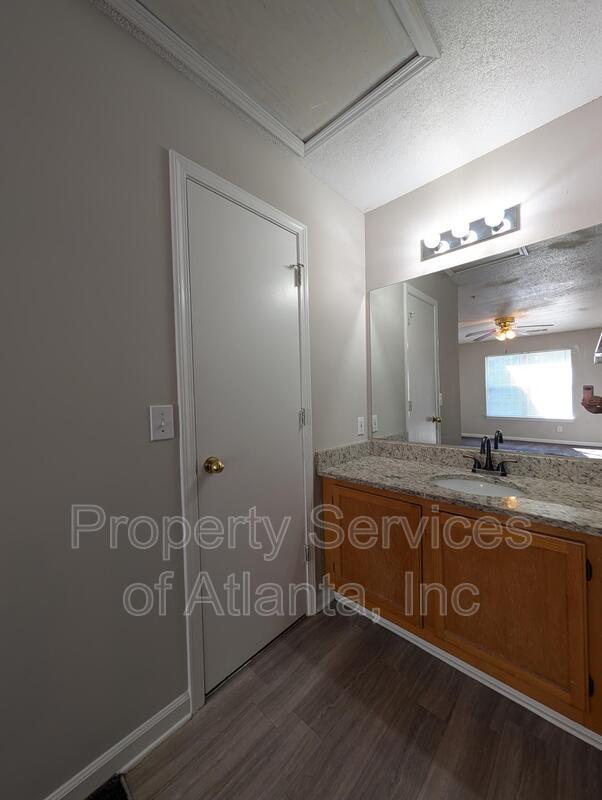 Decatur Condo Top Unit 3BD/2BA  Move In Now property image