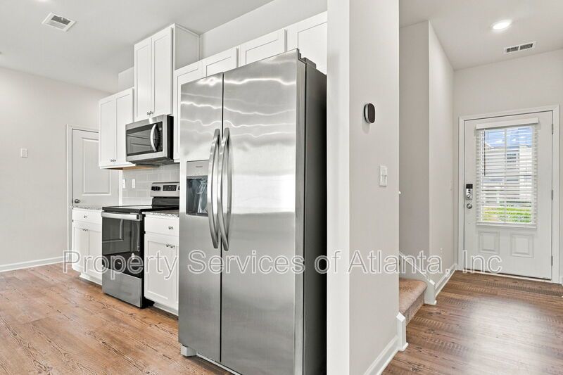Flowery Branch - 3BR/2.5BA Townhouse - Includes Landscaping property image