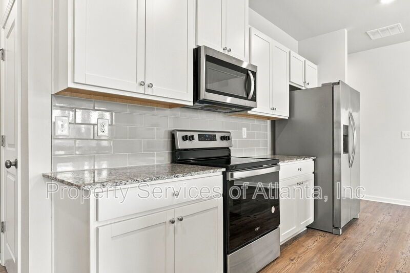 Flowery Branch - 3BR/2.5BA Townhouse - Includes Landscaping property image