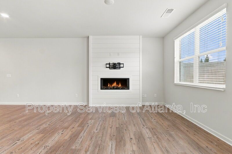 Flowery Branch - 3BR/2.5BA Townhouse - Includes Landscaping property image