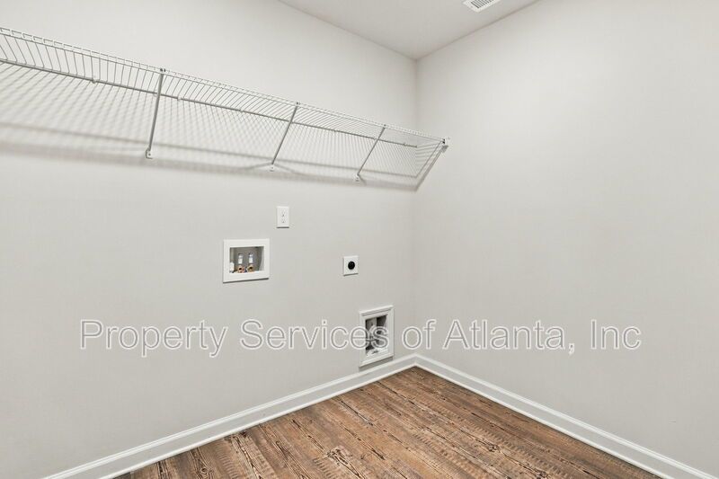 Flowery Branch - 3BR/2.5BA Townhouse - Includes Landscaping property image